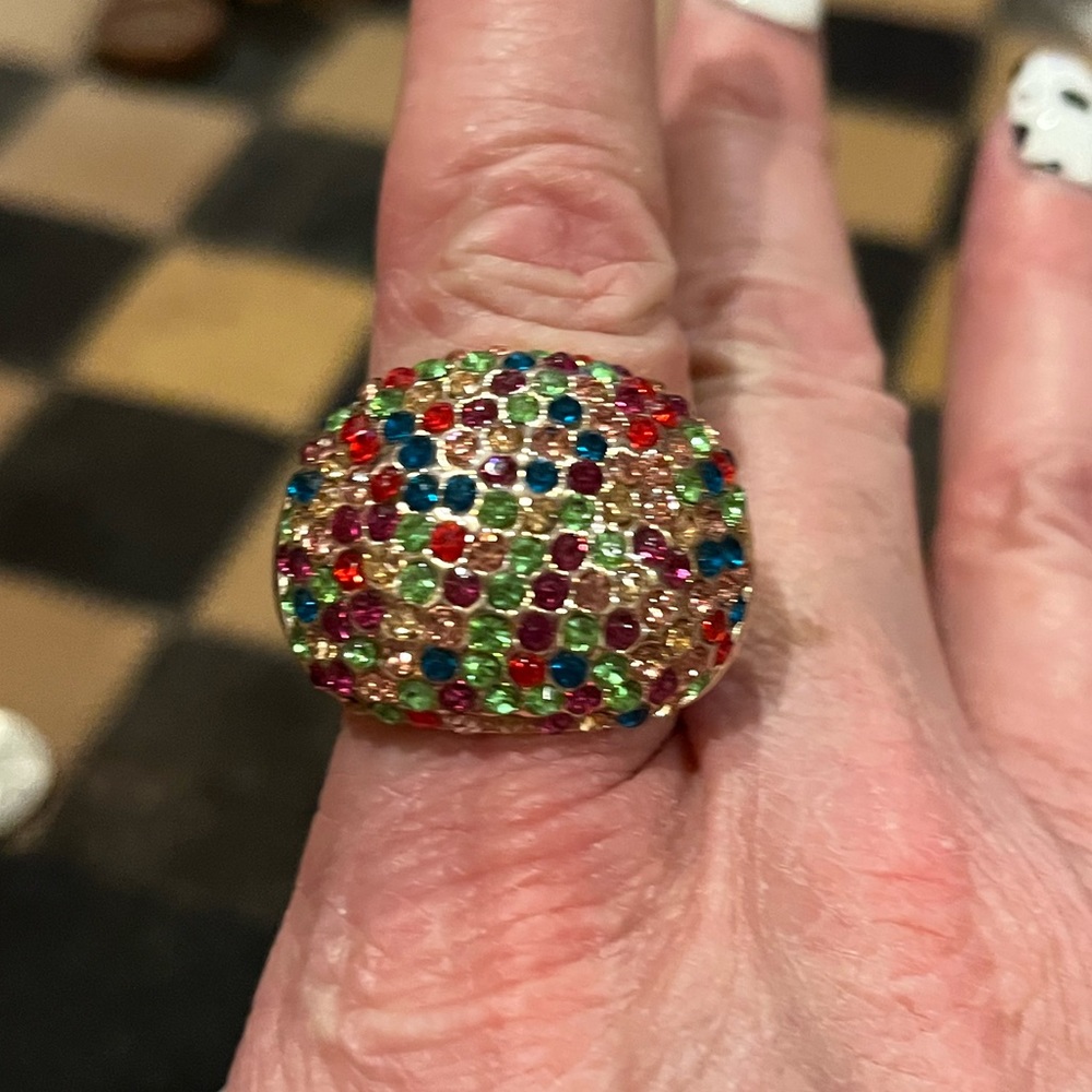 Fashion ring